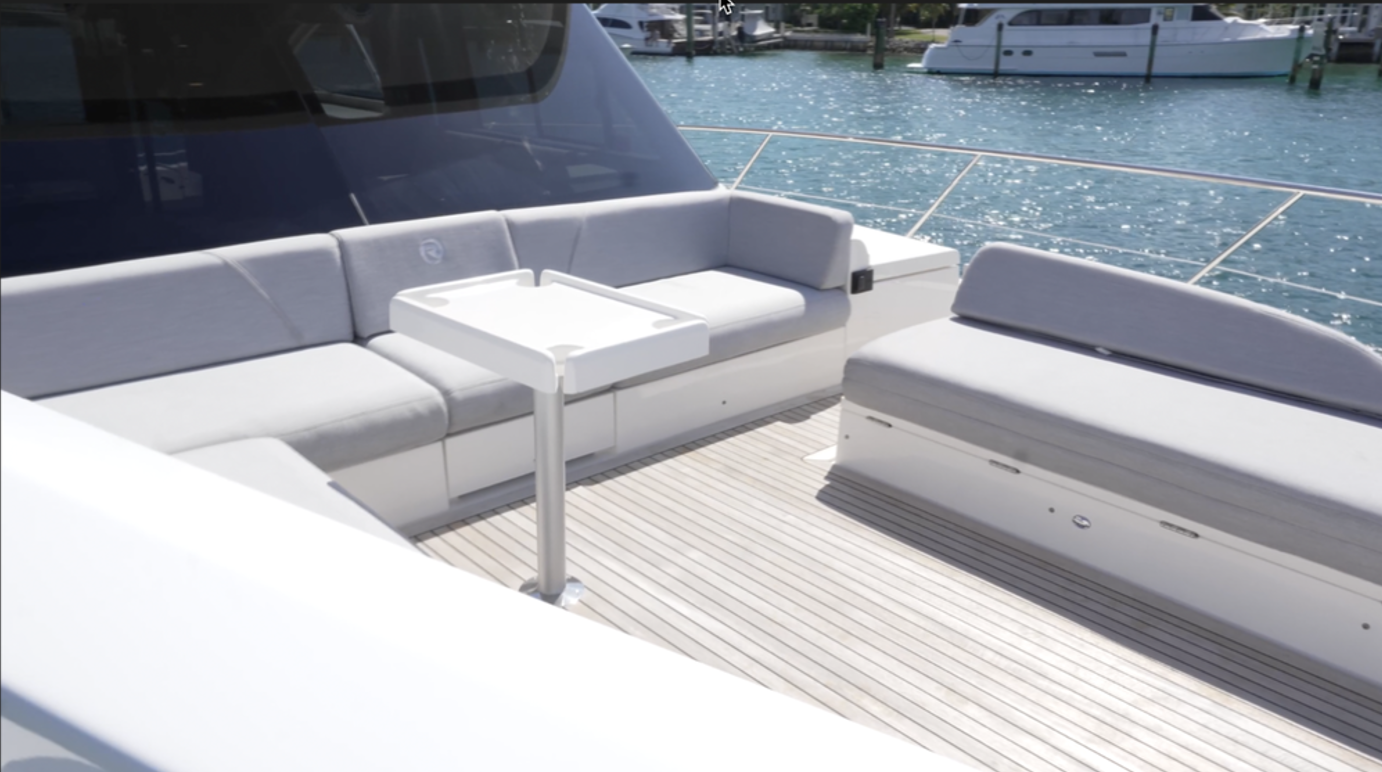 Riviera 58 SMY Optional Foredeck Lounge