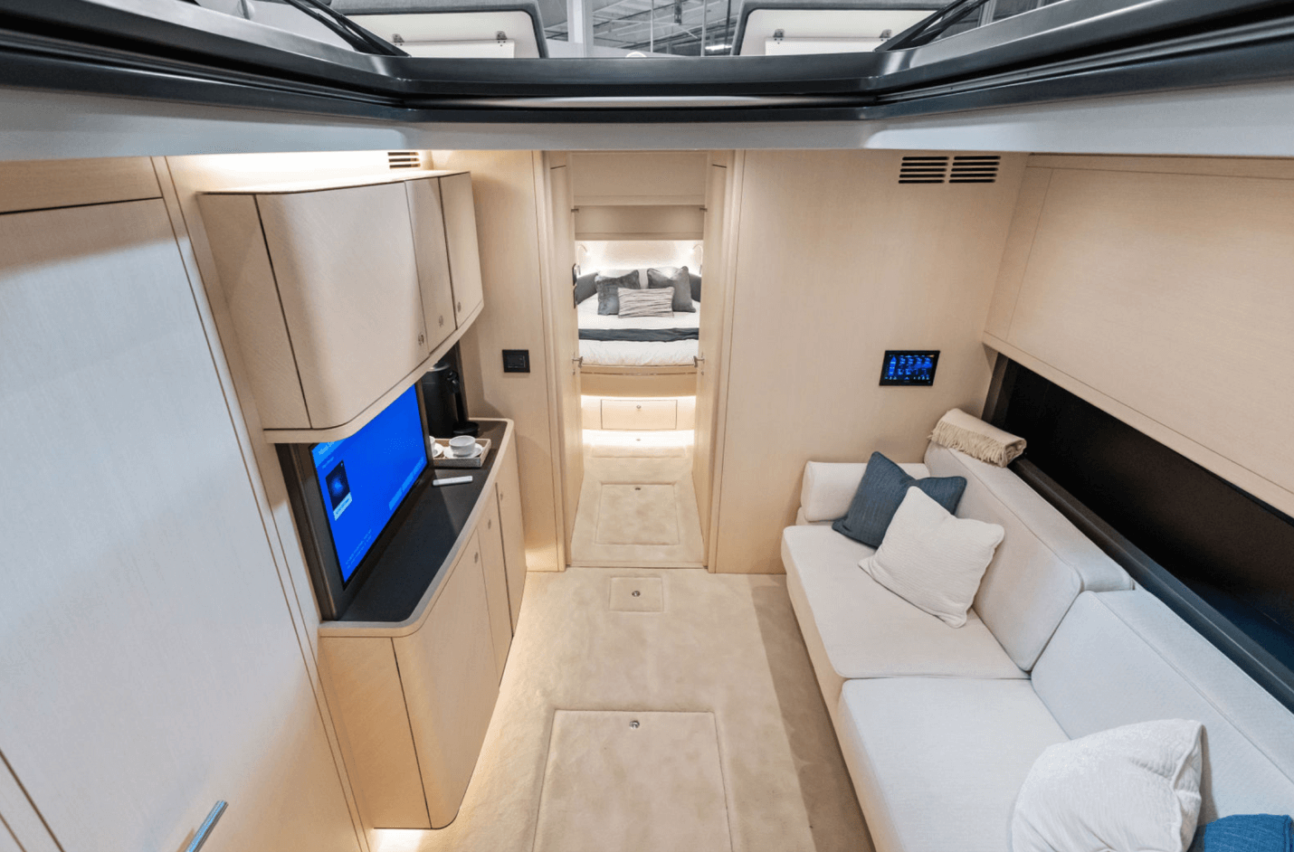 Scout 670 LXS lower deck includes a lounge and breakfast bar