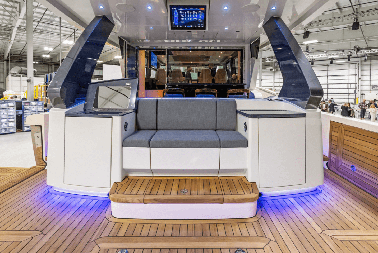 Scout 670 LXS mezzanine seating overlooks the cockpit