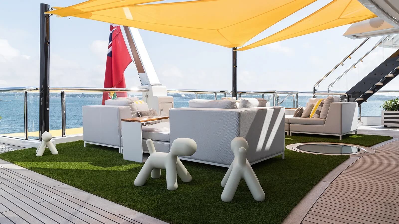 Superyacht Scout outdoor deck