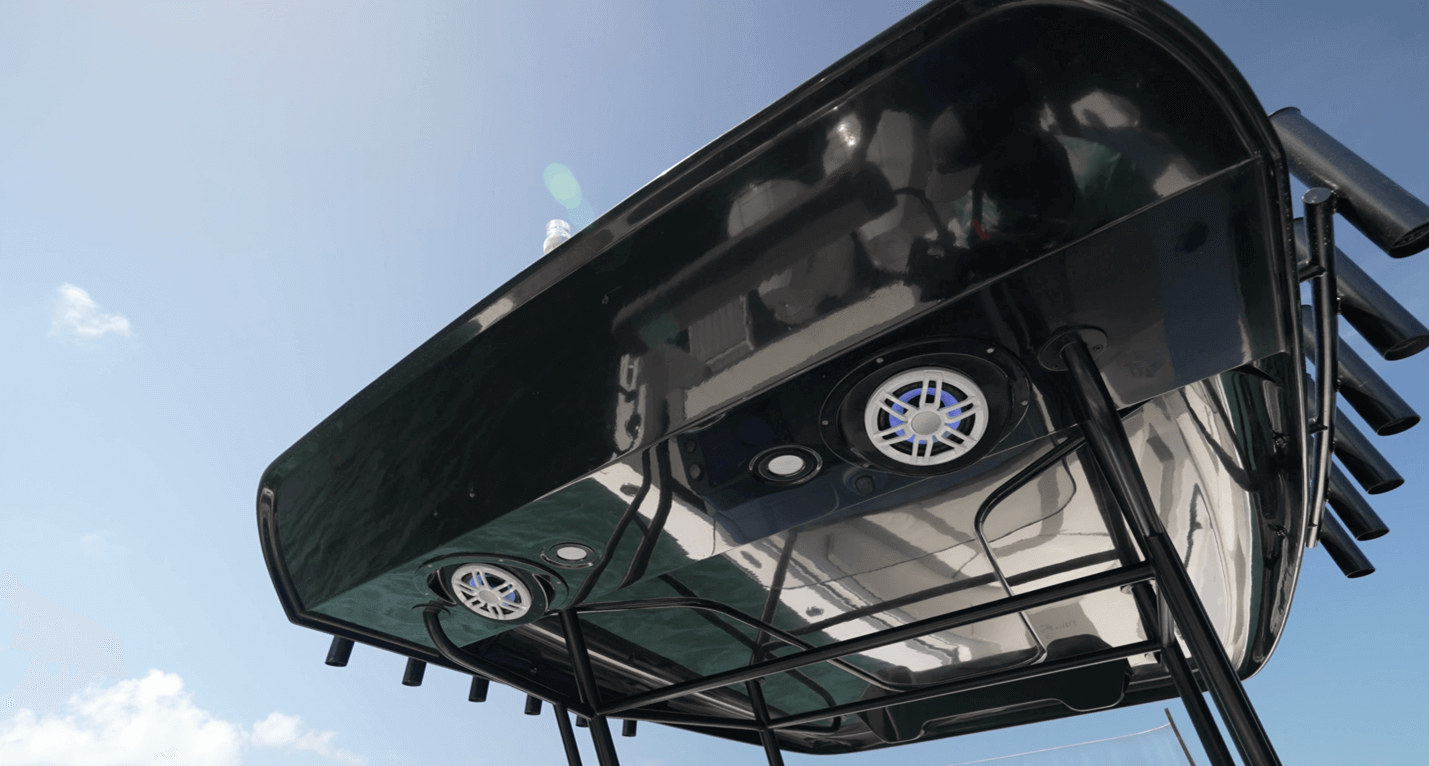 Seawell 290CC stereo speakers and led lighting on the T-Top's overhead