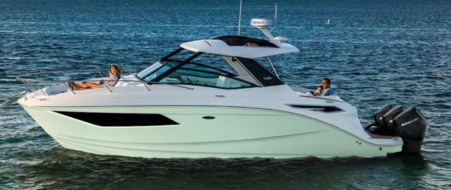 Sea Ray Sundancer 320 Outboard cruising