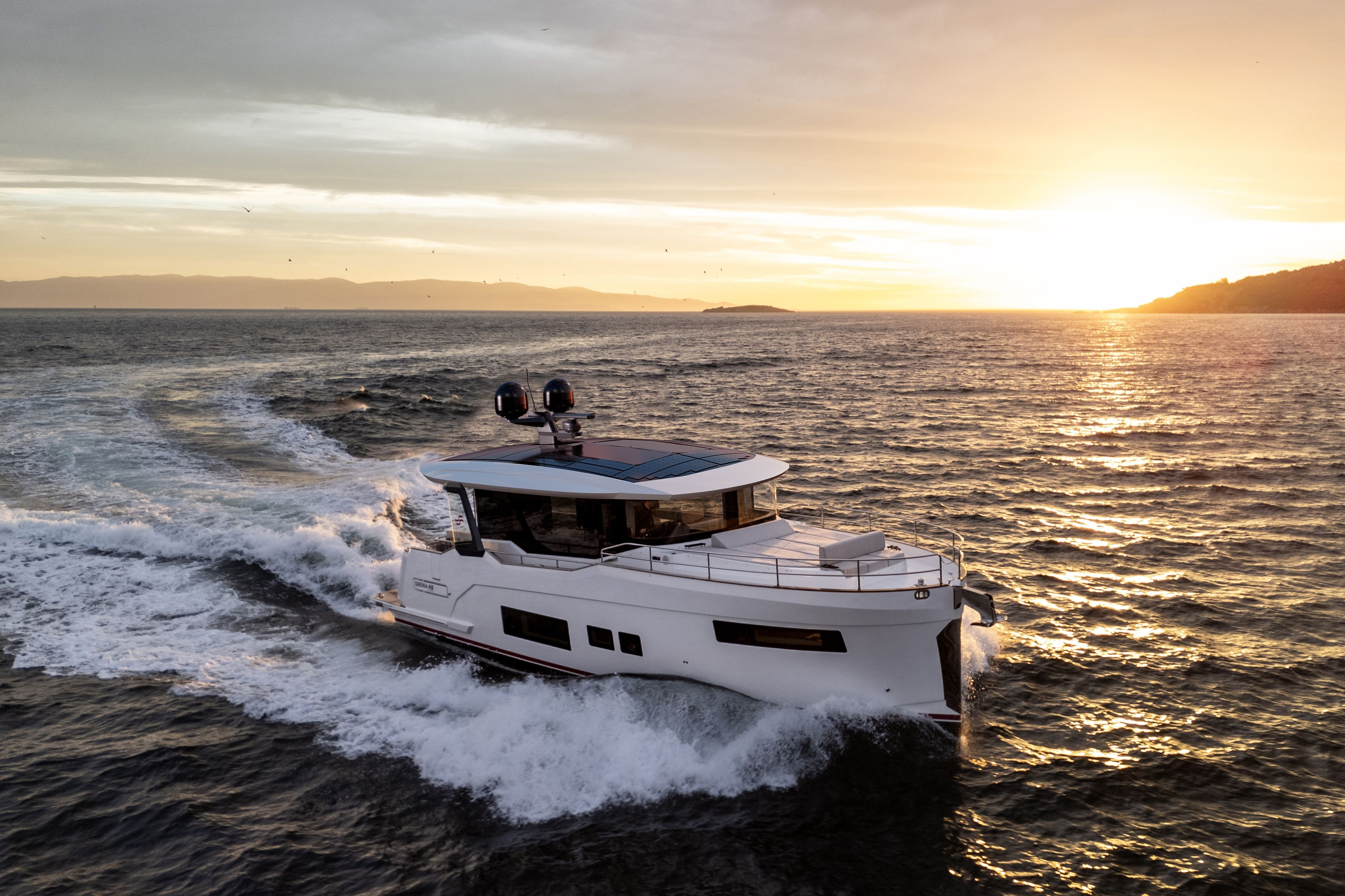 Sirena 48 hybrid yacht