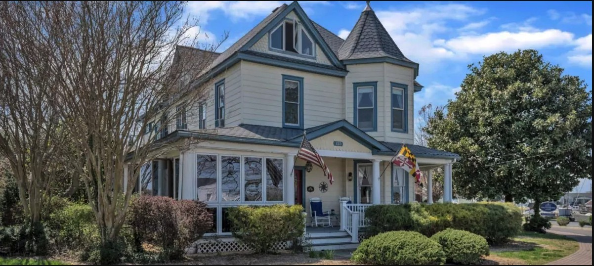 Solomons, Maryland - Solomons Victorian Inn is ideally located for exploring the island