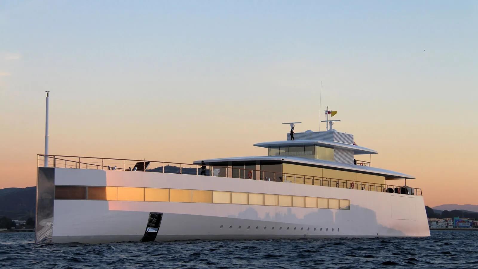 Steve Jobs yacht Venus on the water