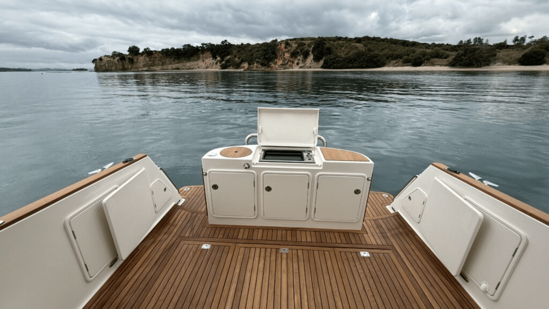 Superior 1200 Sports Sedan aft