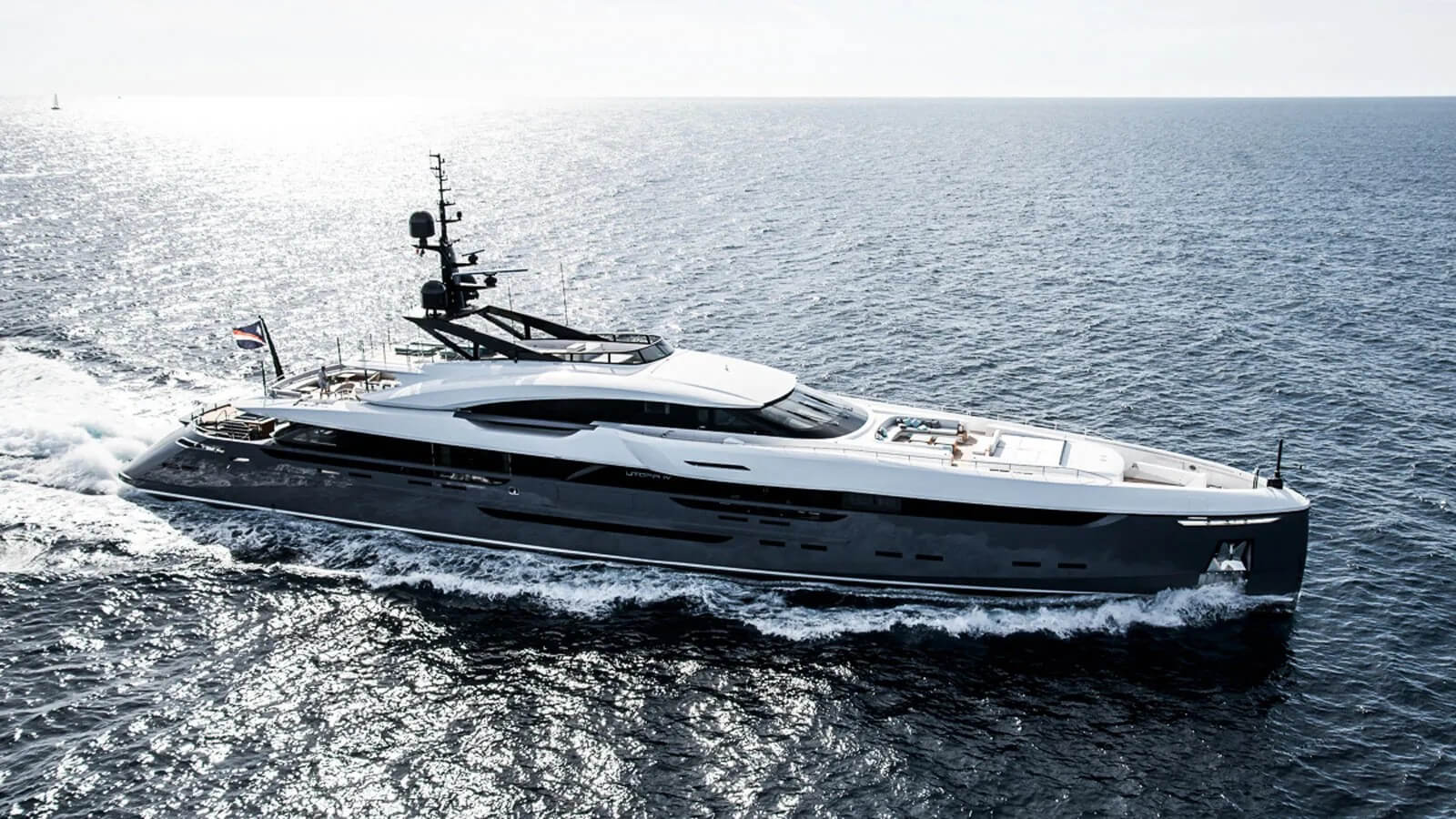 Superyacht Utopia IV cruising