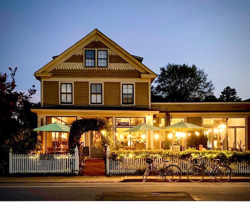 Irvington & Kilmarnock, Virginia - Ambiance is on the menu at Vine