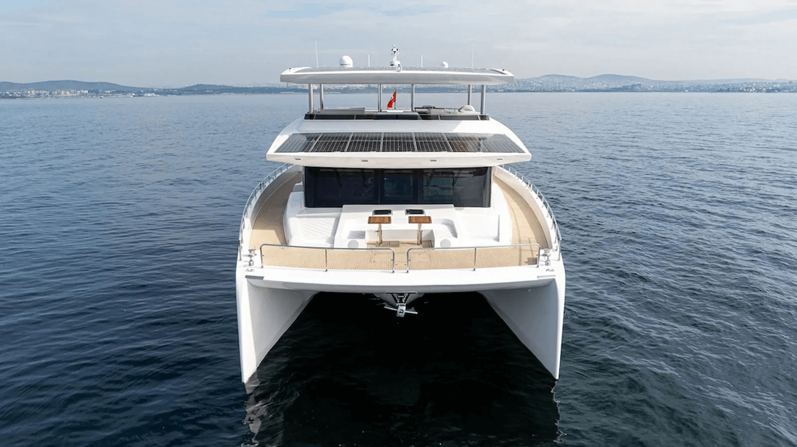 VisionF E-Cat 80 series semi-custom Atraversia