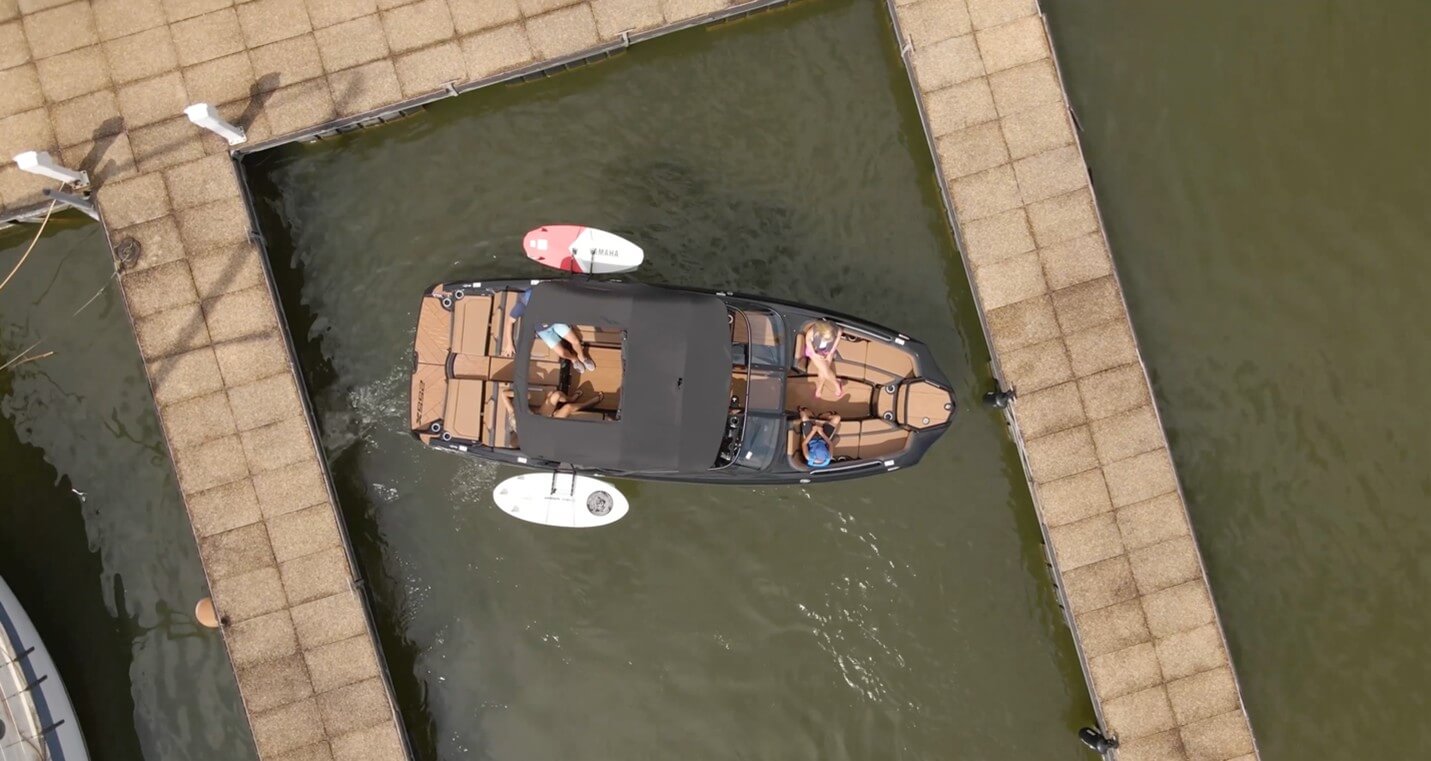 Utilizing the Drive X system allows you to maneuver in tight quarters situations. Using the paddles for forward and reverse, as well as having the side motion and dock hold features at your fingertips, getting in and out of dicey dockings will be safe and easy.