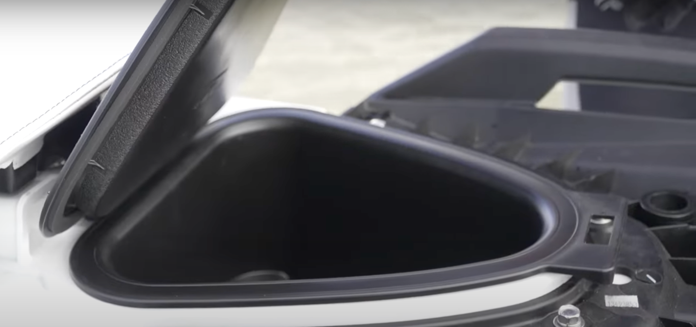 Yamaha VX Cruiser HO watertight, removable storage behind the seat