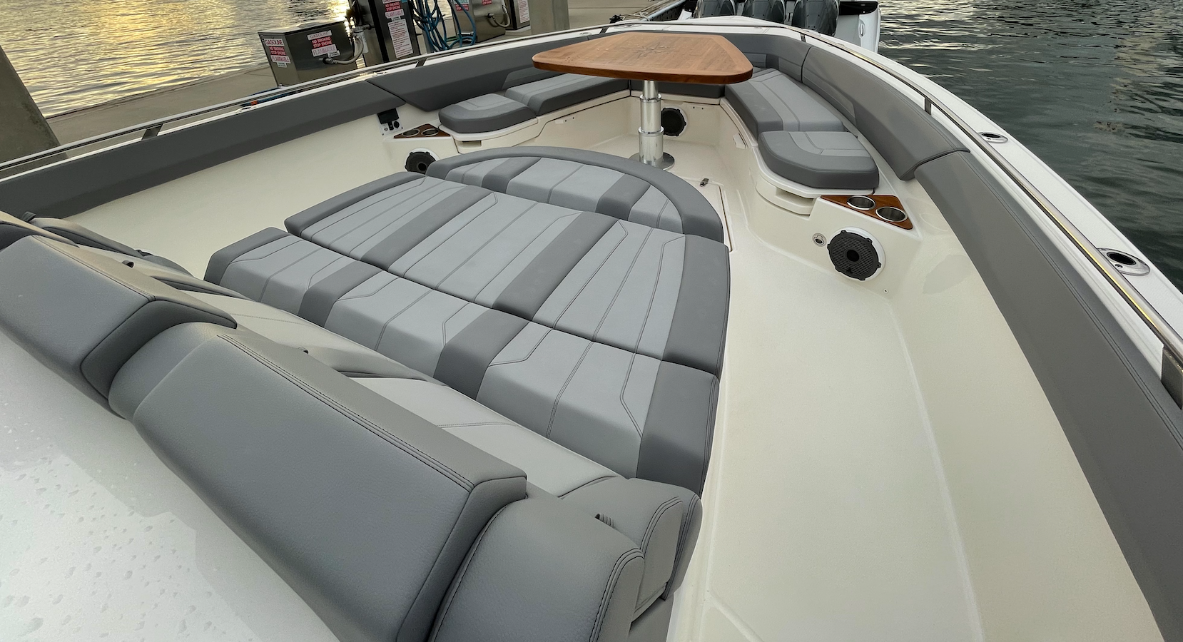 420 Outrage anniversary edition upholstery, bow seats