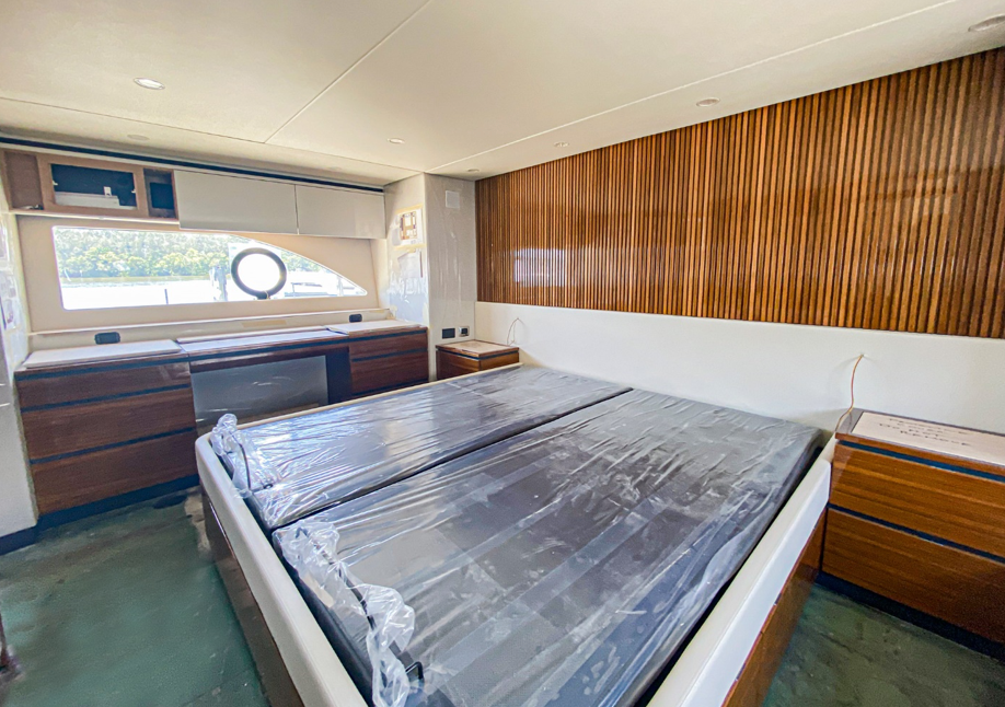 Riviera 78 master stateroom, full-beam cabin