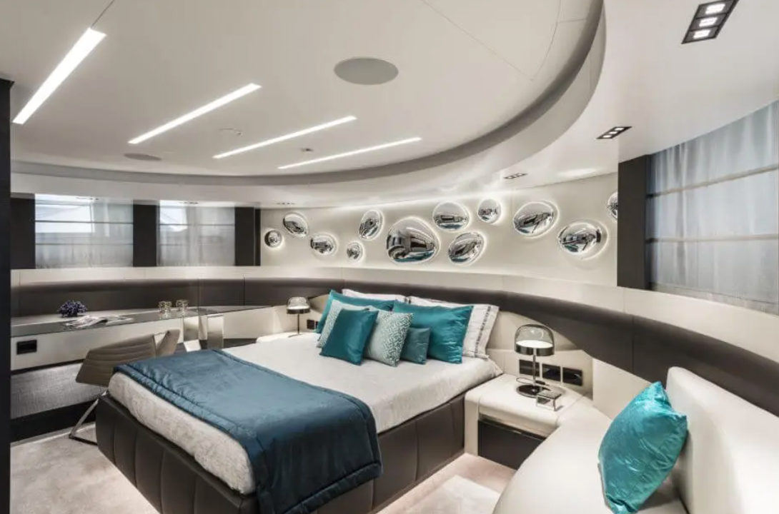 Pershing 140, master stateroom, owner's cabin