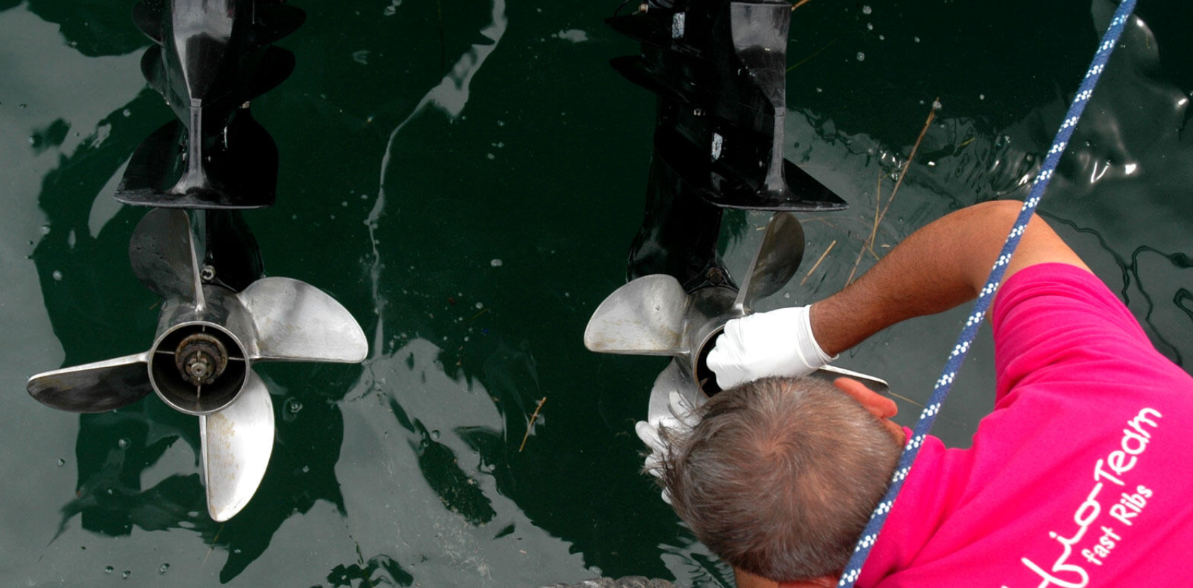 Installing propellers on boat, twin outboards with props