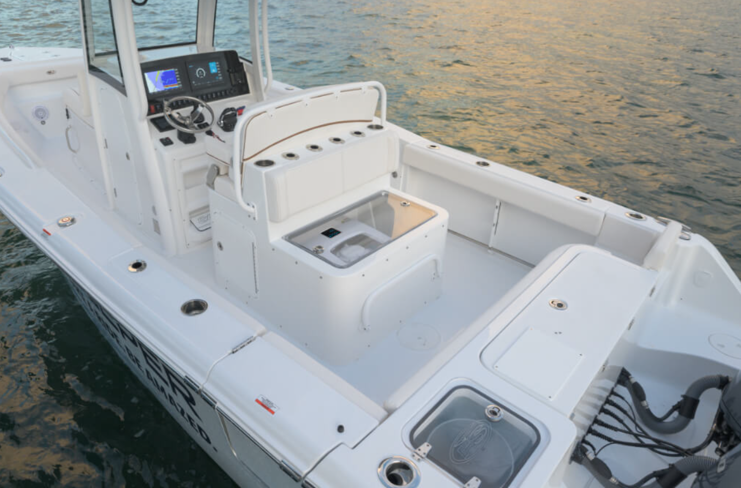 Seakeeper 1, center console with DC gyro