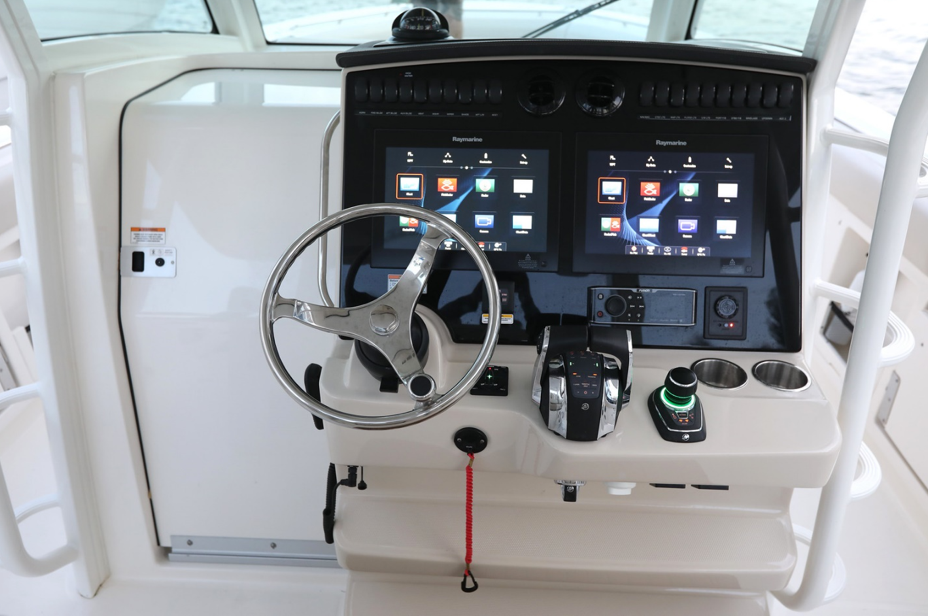 boat helm, center console, multifunction displays, chartplotters