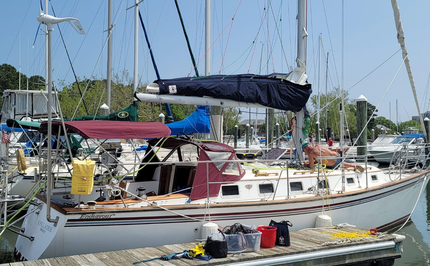 sailboat Kyklades, Endeavor 40' sailboat
