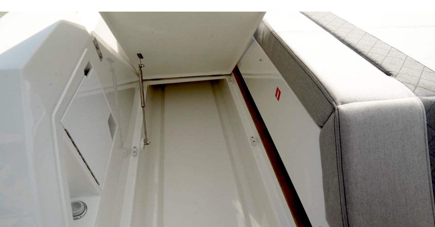 Windy SR44 SX cockpit storage, long storage locker