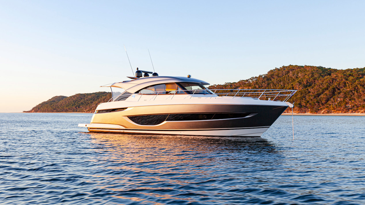 riviera 4600 sports yacht platinum Edition 