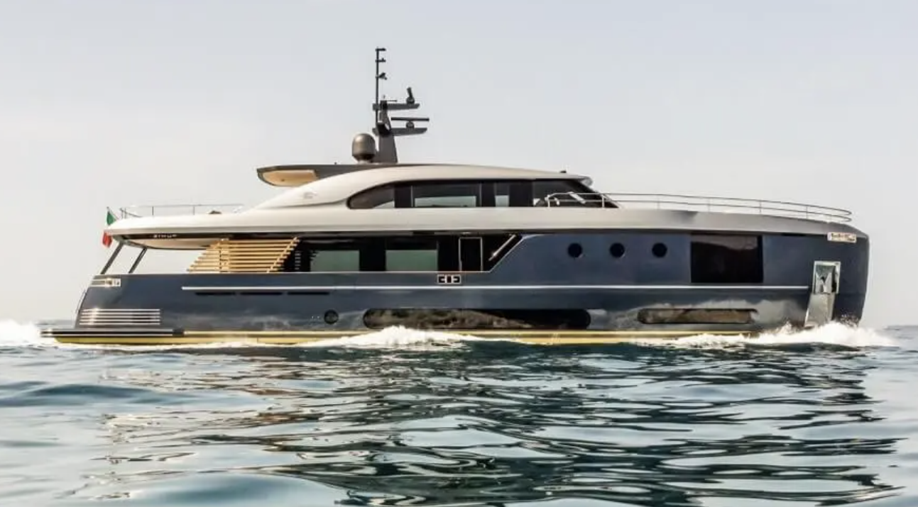 Azimut, Superyachts, Magellano 30M, New Boat Design, Italian Yachts, European Style