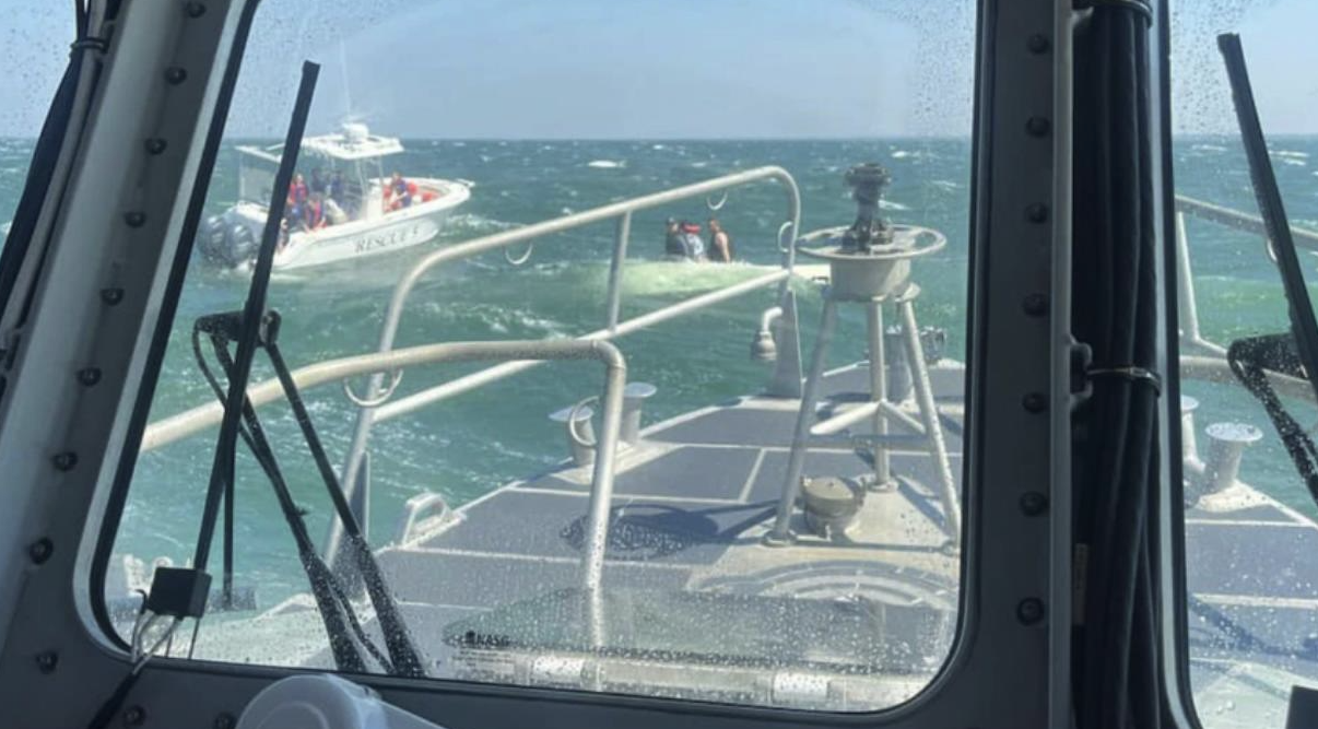 Accidents, Boat Wrecks, MOB, Crew Save, USCG, Sailors Stranded, Left at Sea
