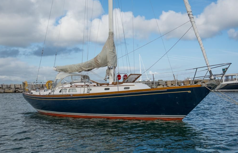 42 foot sailboat - 1