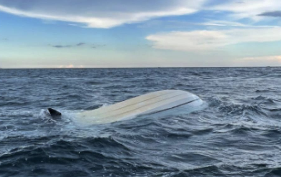 Accidents, Boat Wrecks, MOB, Crew Save, USCG, Sailors Stranded, Left at Sea