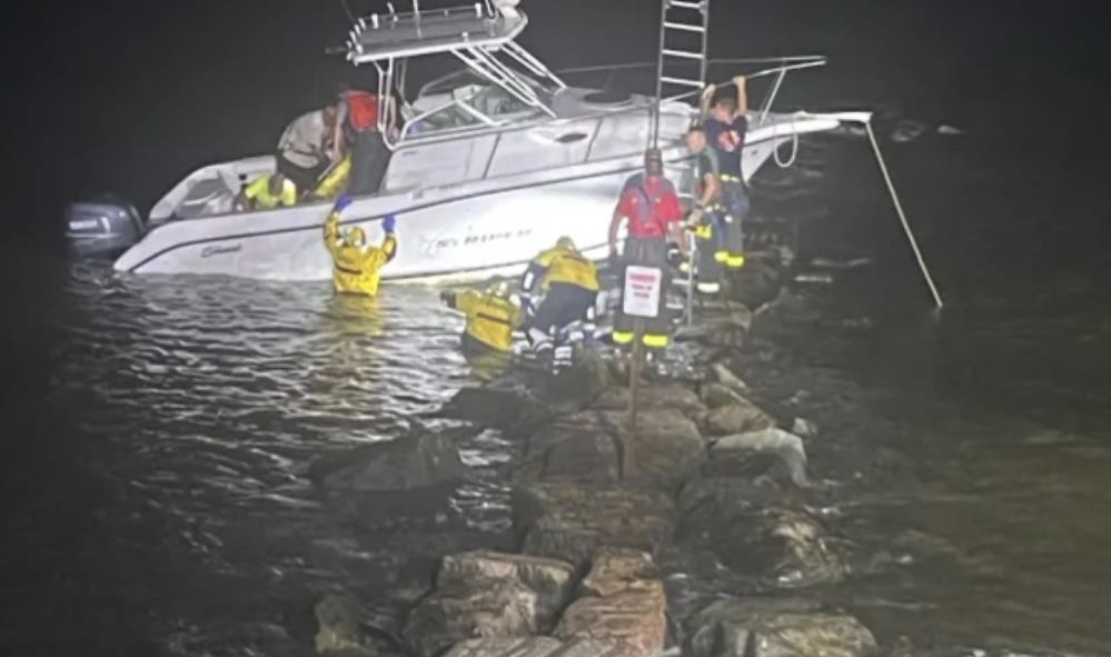 Accidents, Boat Wrecks, MOB, Crew Save, USCG, Sailors Stranded, Left at Sea