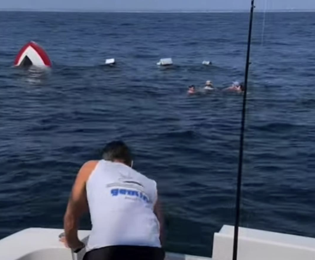 Accidents, Boat Wrecks, MOB, Crew Save, USCG, Sailors Stranded, Left at Sea