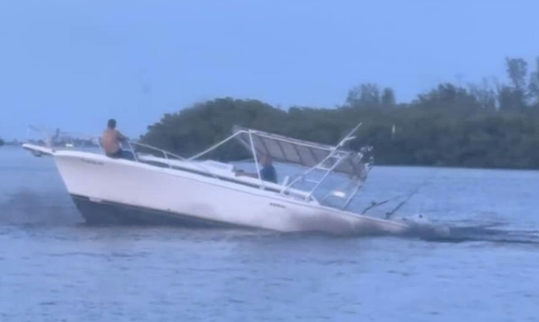 Accidents, Boat Wrecks, MOB, Crew Save, USCG, Sailors Stranded, Left at Sea