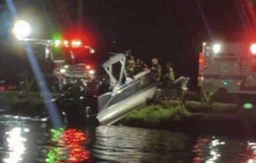 Accidents, Boat Wrecks, MOB, Crew Save, USCG, Sailors Stranded, Left at Sea