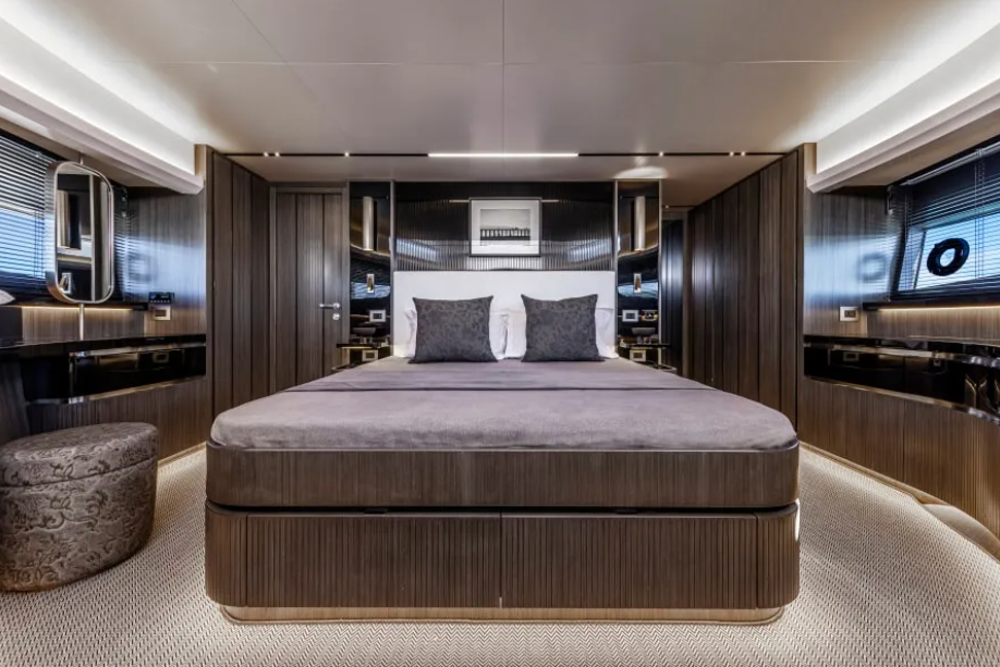 Pearl 72, the master suite is located in the bow