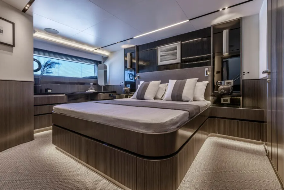 Pearl 72, the midships VIP would typically be considered a master suite