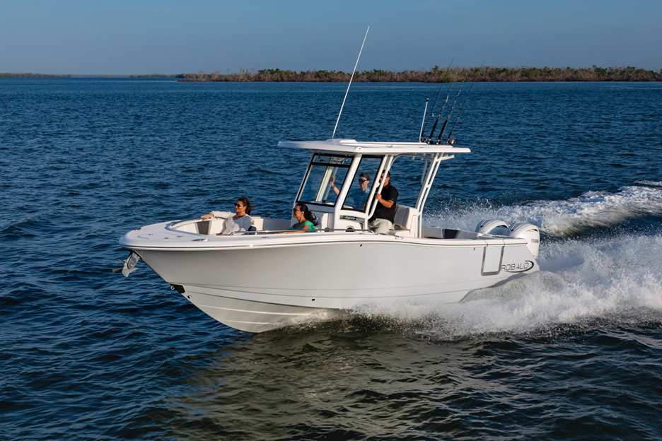The Robalo R270 Center Console is in her element whether on family outings or chasing big fish. 