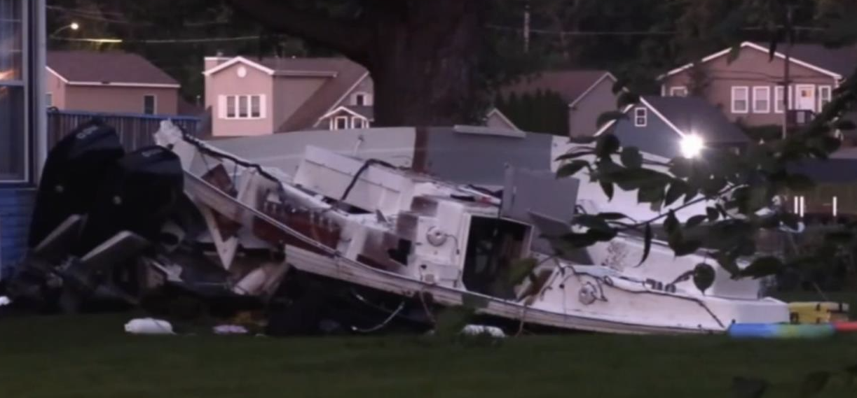 Accidents, Boat Wrecks, MOB, Crew Save, USCG, Sailors Stranded, Left at Sea