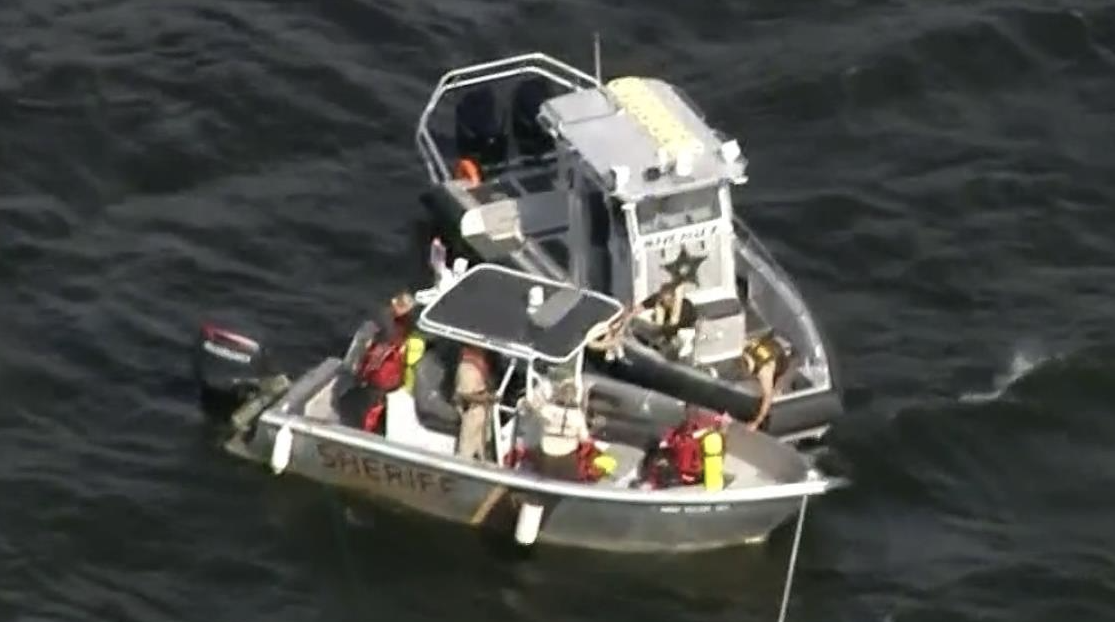 Accidents, Boat Wrecks, MOB, Crew Save, USCG, Sailors Stranded, Left at Sea