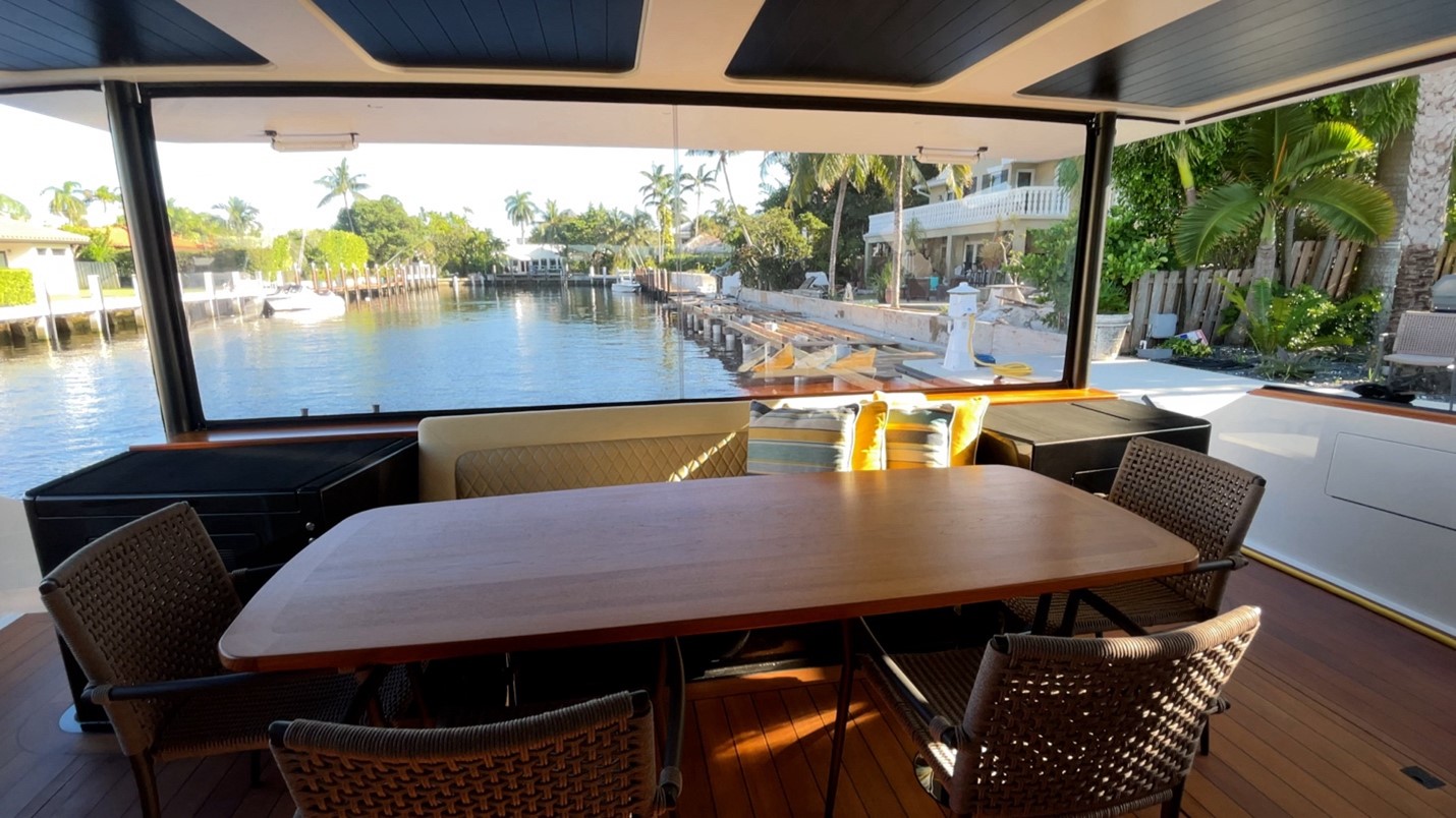 Valder Yachts, The Keys - Cockpit table at maximum height, suitable for dining