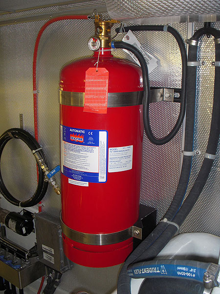 Boat automatic fire suppression system