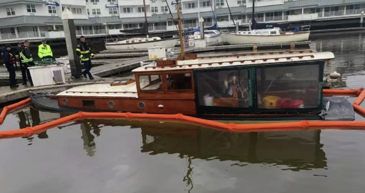 Accidents, Boat Wrecks, MOB, Crew Save, USCG, Sailors Stranded, Left at Sea