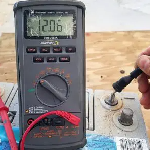 Battery voltage meter