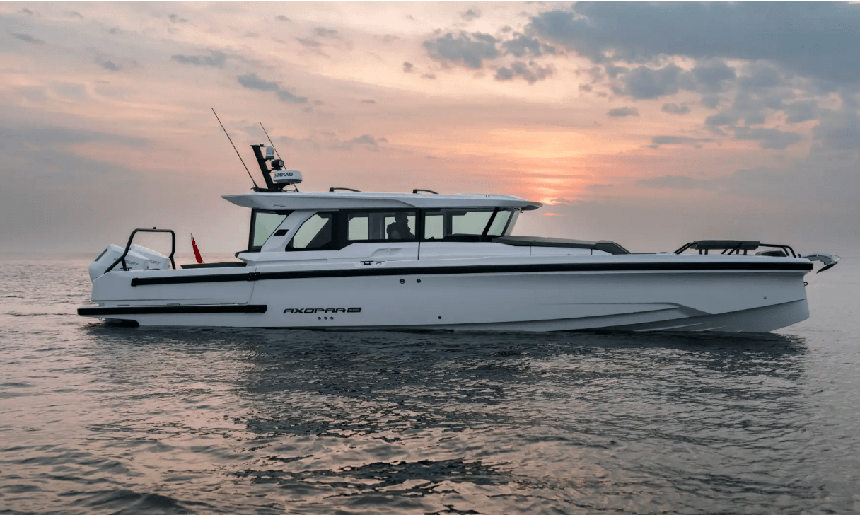 axopar38xc-cross-cabin.png