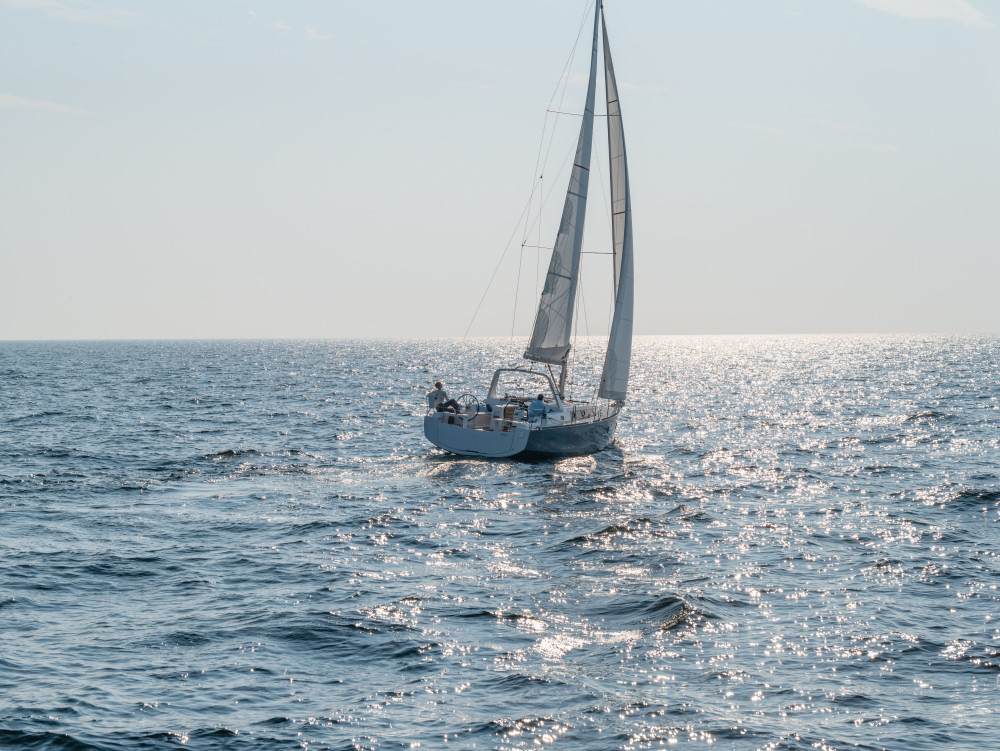 beneteau_oceanis38_sailing_2014_big.jpg