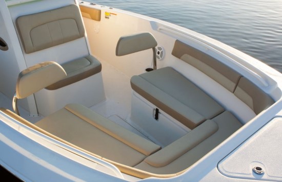 12 Important Features in a Center Console bow seats