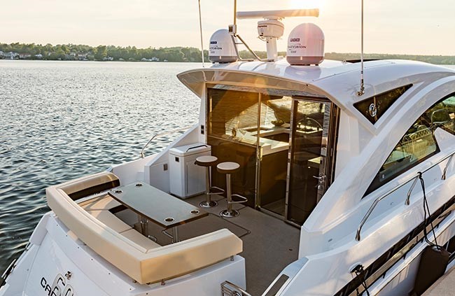 Cruisers Yachts 60 Cantius