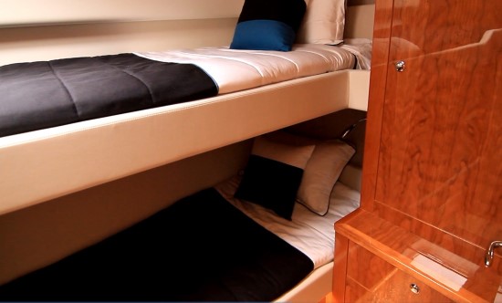 Riviera 575 SUV guest bunk beds