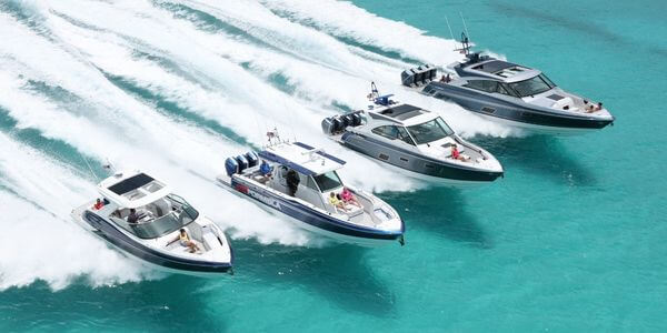 4 Formula boats running