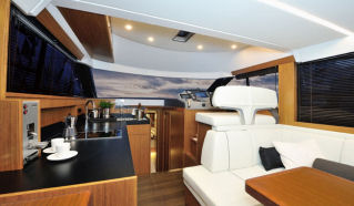 Bavaria Virtess 420 Fly Interior