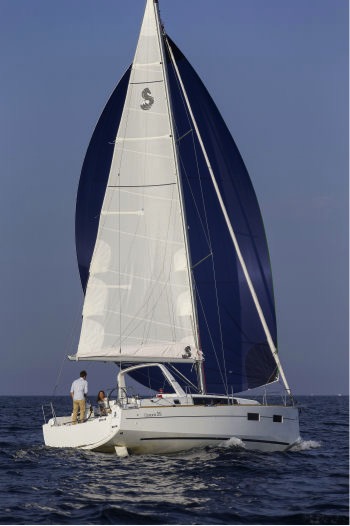 Beneteau Oceanis 35.1 sailing