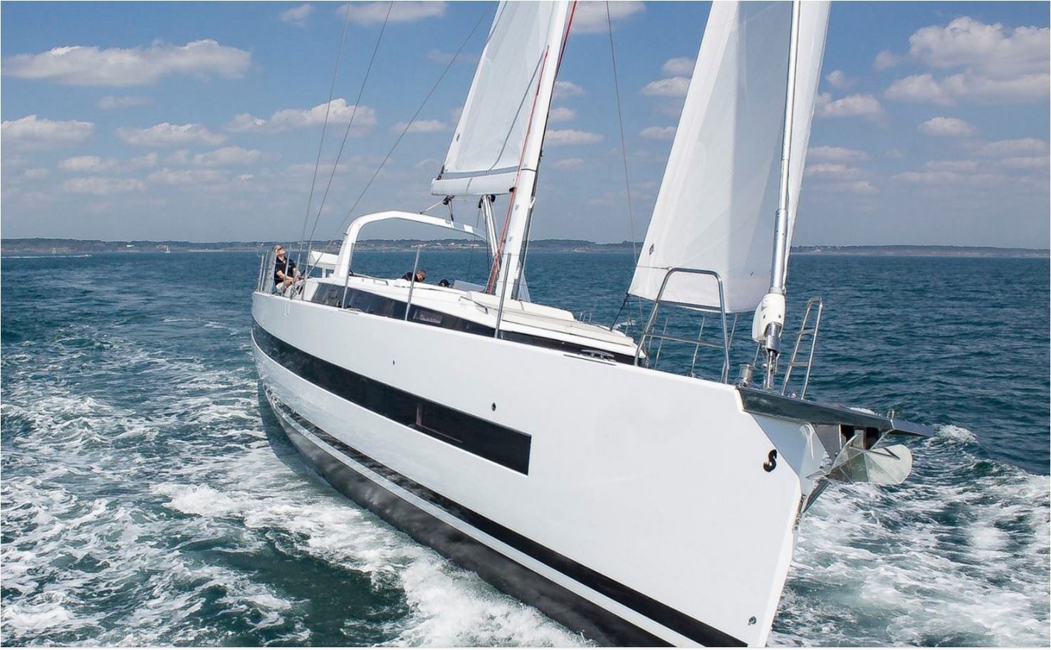 Beneteau Oceanis Yacht 62